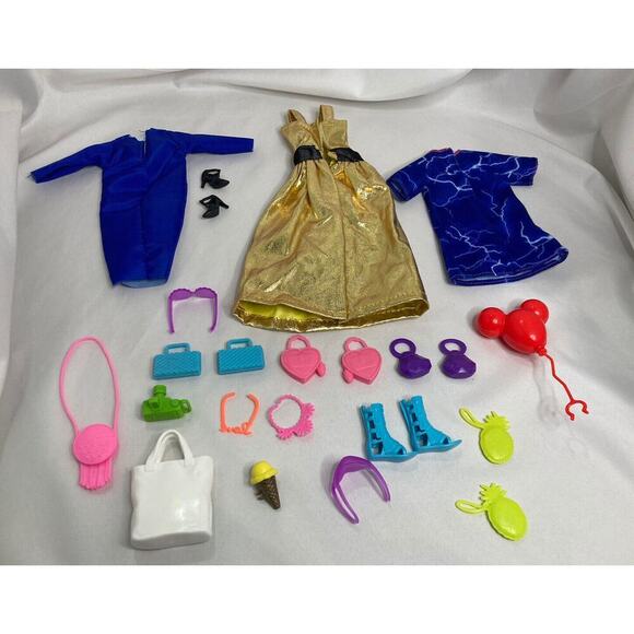 Vintage 1990’s Barbie Cothing & Accessories Purse Camera Mickey Balloon - Picture 5 of 9